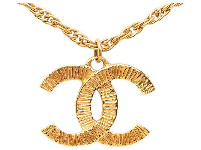 Collana con ciondolo Chanel CC placcato oro D'oro - vista 2