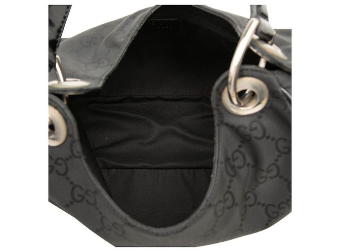 Borsa a tracolla Gucci GG in nylon nero - vista 4
