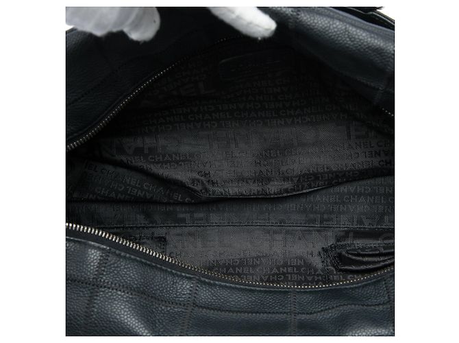 Borsa a tracolla Chanel Chocolate Bar Caviar Nera Nero - vista 4
