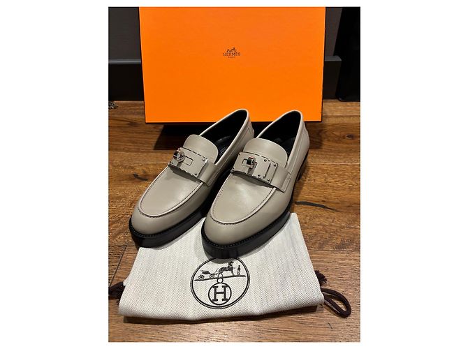Hermès Hot Loafer in Beige Leder, Größe 38 - Ansicht 2