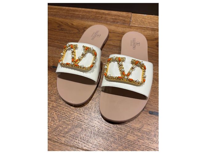 Ciabatte in pelle Valentino Garavani VLogo Perle e Corallo Bianco D'oro - vista 13