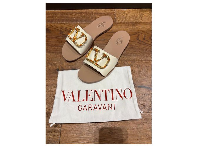 Ciabatte in pelle Valentino Garavani VLogo Perle e Corallo Bianco D'oro - vista 2