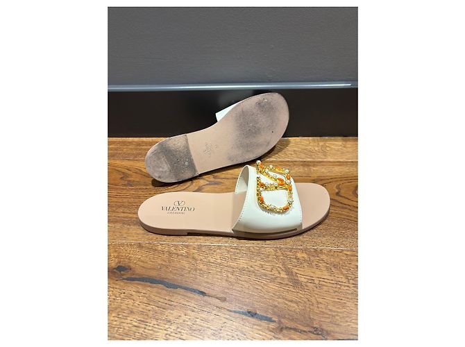 Ciabatte in pelle Valentino Garavani VLogo Perle e Corallo Bianco D'oro - vista 7