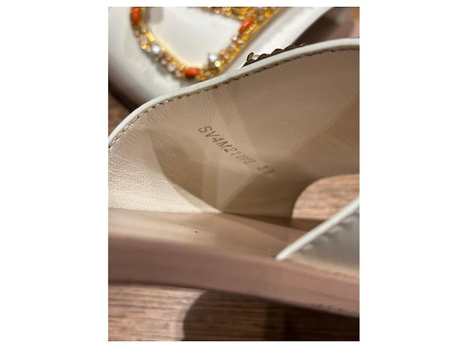 Ciabatte in pelle Valentino Garavani VLogo Perle e Corallo Bianco D'oro - vista 9