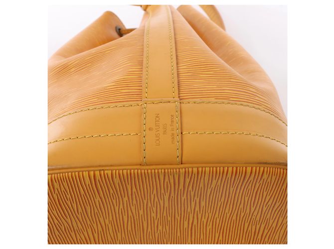 Sac à épaule Louis Vuitton Noe en cuir Epi Jaune Rouge - vue 12