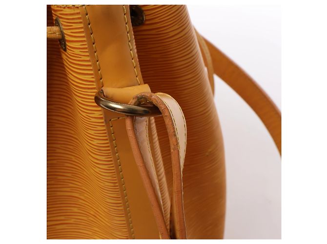 Sac à épaule Louis Vuitton Noe en cuir Epi Jaune Rouge - vue 14