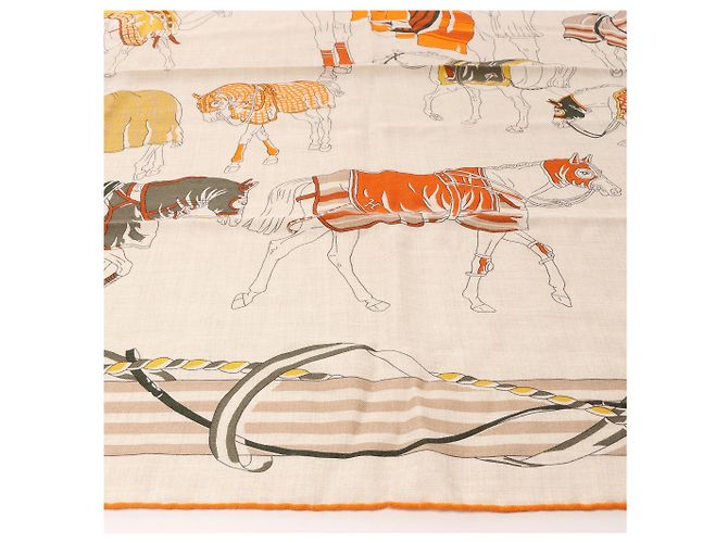 Hermès Carré 100 "RONDS DE MARCHE" Kaschmir x Seidentuch in Beige - Ansicht 5