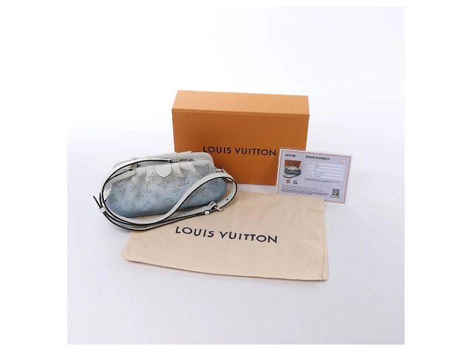 Borsa a tracolla Louis Vuitton Scala Mini Mahina Leather in White x Blue M80497 - vista 10