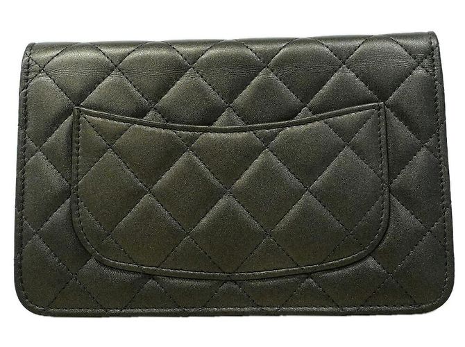 Portafoglio a spalla con catena Chanel Matelassé in Gray Marrone - vista 9