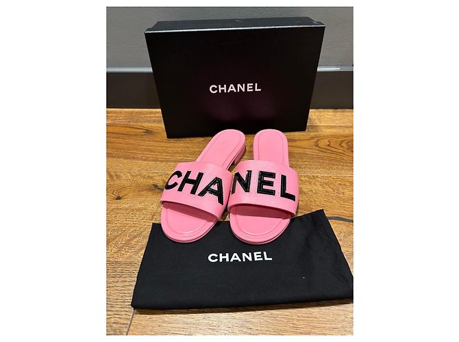 Chanel Ciabatte in pelle rosa con logo - vista 11