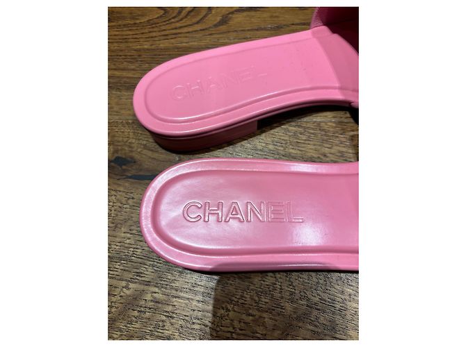 Chanel Ciabatte in pelle rosa con logo - vista 4