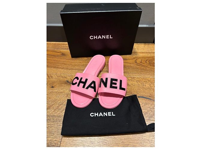 Chanel Ciabatte in pelle rosa con logo - vista 8