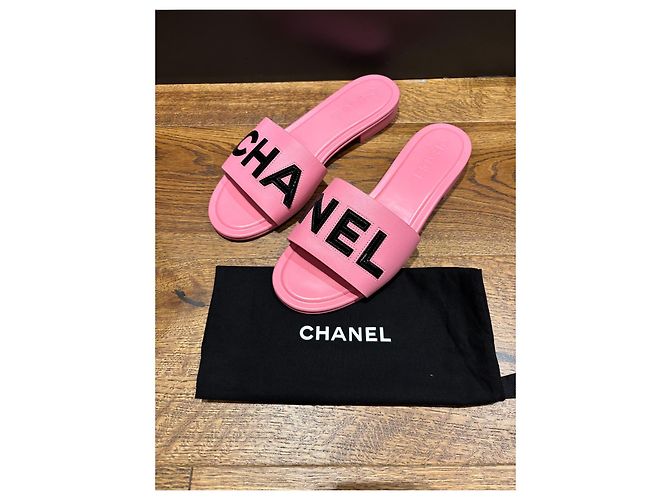Chanel Ciabatte in pelle rosa con logo - vista 9