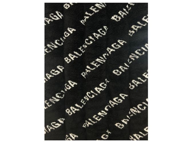 Sciarpa Balenciaga XXL Logo in ecopelliccia - vista 2
