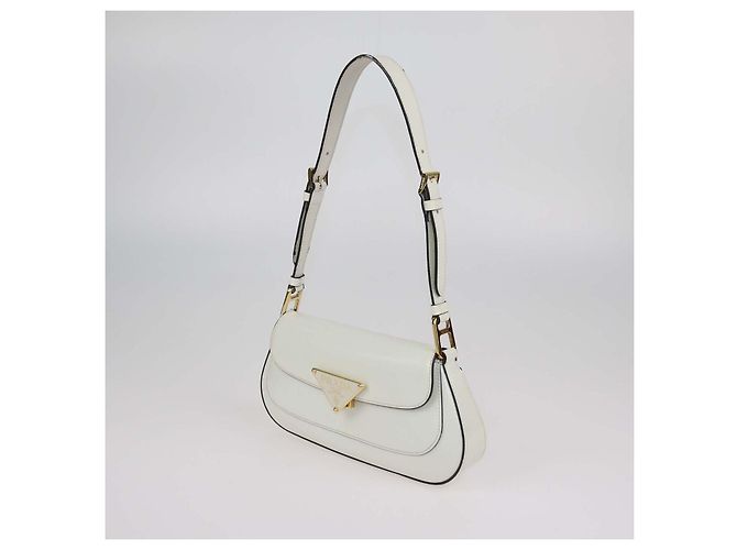 Bolsa de ombro com aba Prada em couro escovado marfim com placa Cru - vista 2