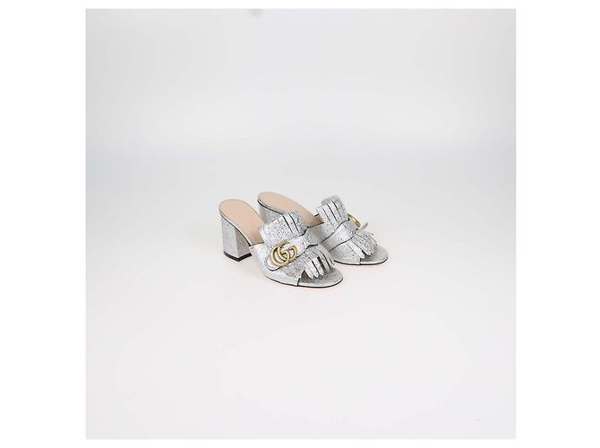 Mules Gucci GG Marmont con frange in pelle foil argento - vista 2
