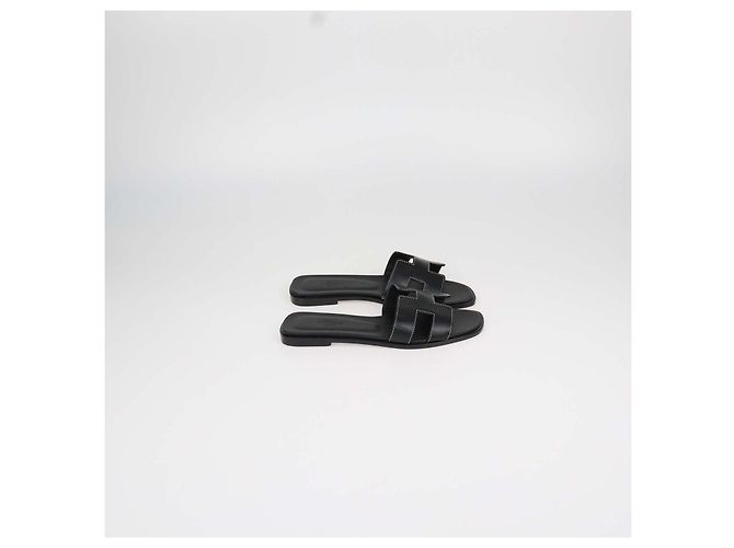 Hermès Sandali Oran in pelle Box Calf nera Hermes Nero - vista 3