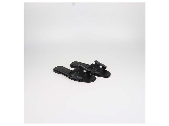 Hermès Sandali Oran Hermes in pelle Box Calf nera Nero - vista 2