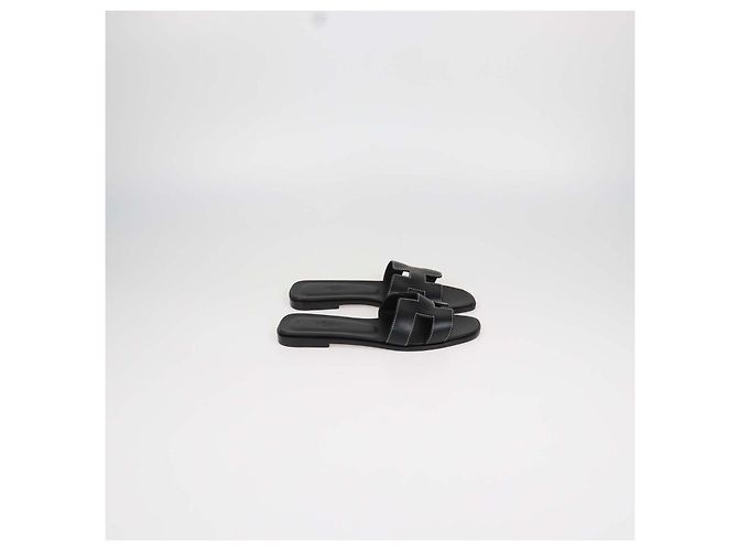 Hermès Sandali Oran Hermes in pelle Box Calf nera Nero - vista 3