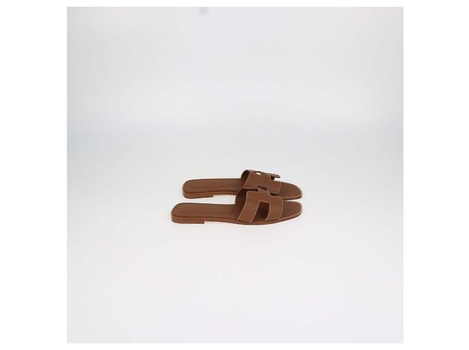 Hermès Sandali Oran in pelle Box calf Gold Hermes Marrone - vista 3