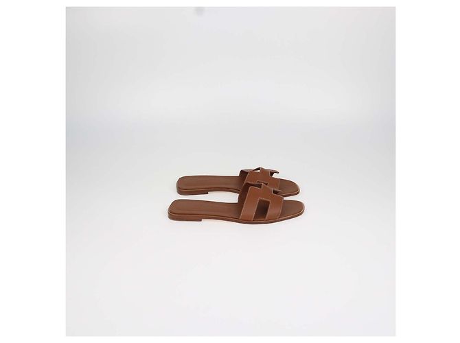 Hermès Sandali Oran Hermes in pelle Box Calf Gold Marrone - vista 3
