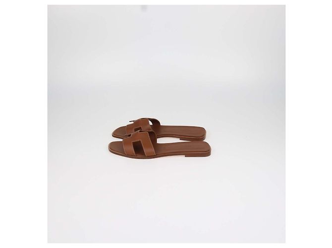 Hermès Sandali Oran Hermes in pelle Box Calf Gold Marrone - vista 4