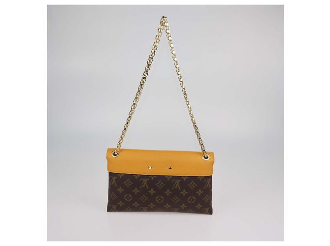 Borsa a catena Pallas Louis Vuitton in Canvas Monogram e pelle Safran Marrone Giallo - vista 3