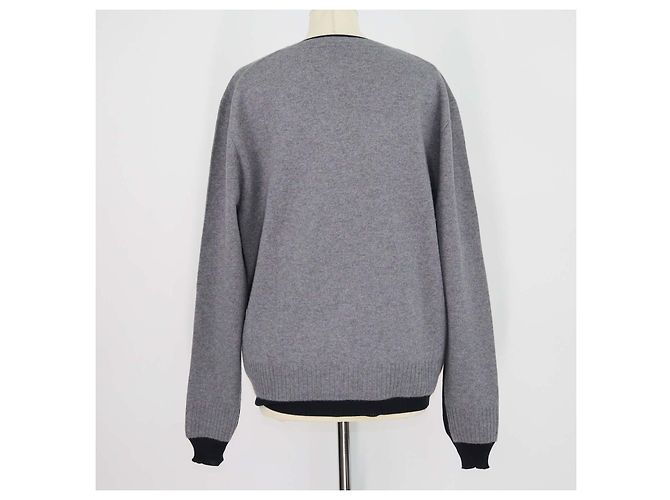 Miu Miu V-Ausschnitt Pullover aus Kaschmir und Seide in Grau und Marineblau Dunkelblau - Ansicht 3