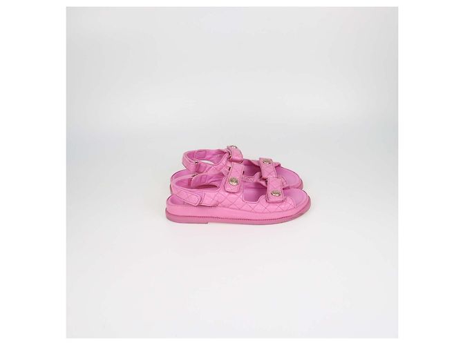 Chanel Dad Flache Sandalen aus rosa gestepptem Lackleder Pink - Ansicht 3