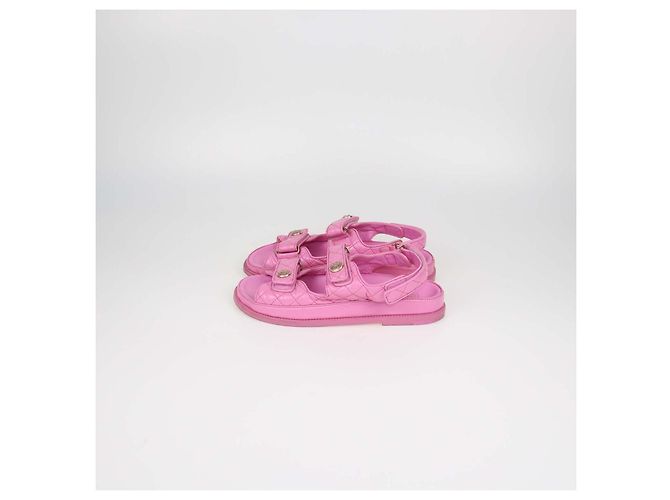 Chanel Dad Flache Sandalen aus rosa gestepptem Lackleder Pink - Ansicht 4