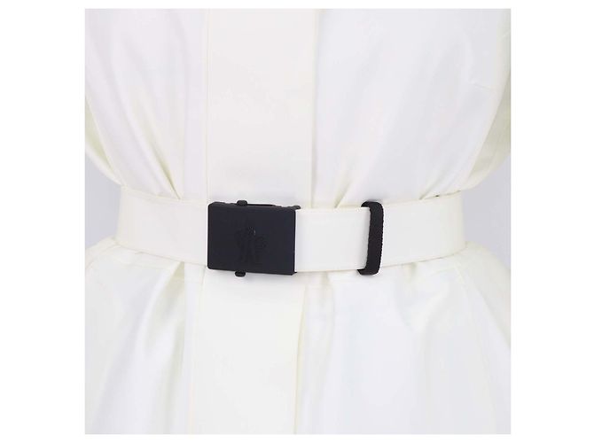 Veste Moncler Off White en polyester avec capuche amovible bordée de fourrure et ceinture Blanc - vue 4