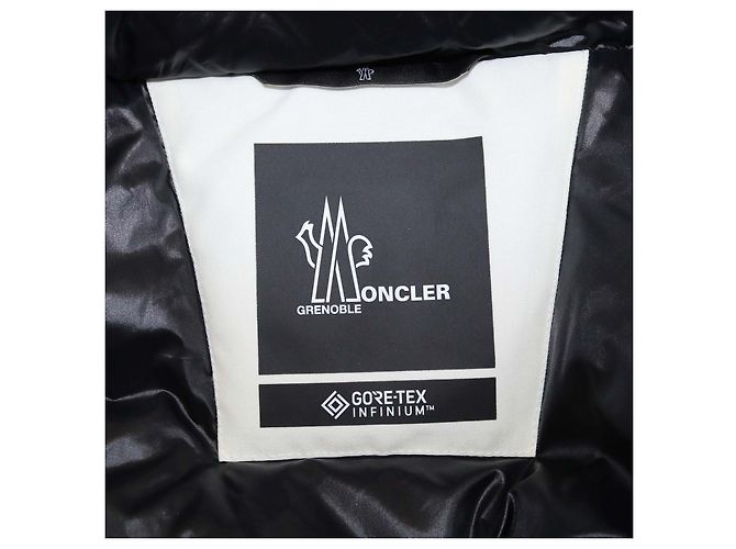 Veste Moncler Off White en polyester avec capuche amovible bordée de fourrure et ceinture Blanc - vue 6