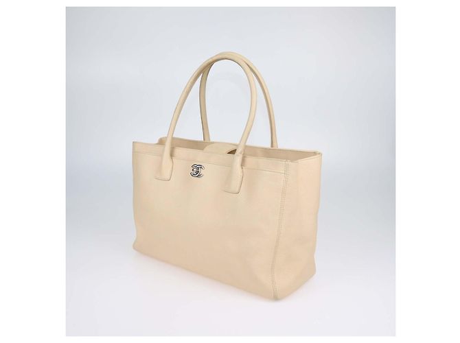 Borsa Shopper Chanel Executive Cerf in pelle crema Crudo - vista 2