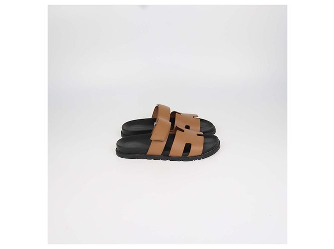 Hermès Sandali Chypre Hermes in pelle Naturel Marrone - vista 3