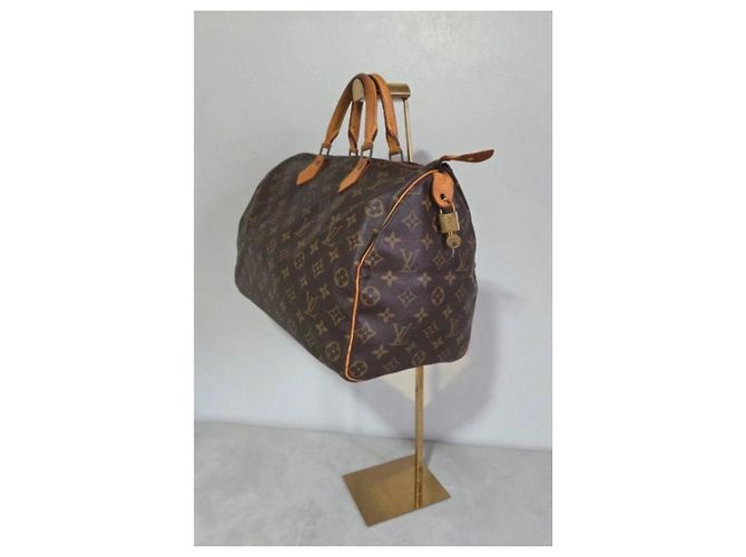 Louis Vuitton Speedy 35 Monogram Marrom Monograma - vista 4