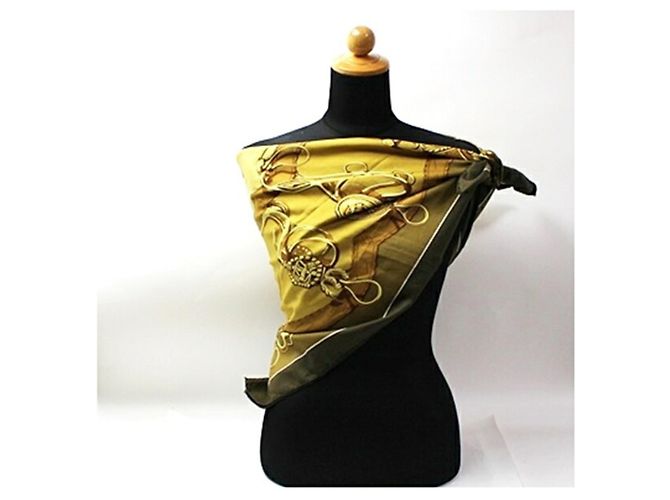 Hermès Lenço Hermes Carre 90 Lift Profile Caqui Mostarda - vista 3