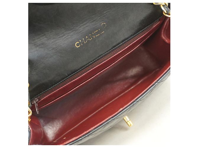 Chanel Matelassé Schultertasche mit Kette Schwarz - Ansicht 4