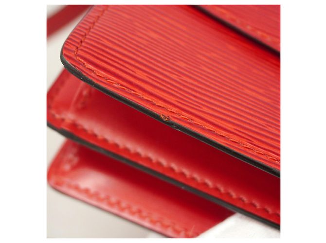 Borsa a tracolla Louis Vuitton Epi Grenelle Rosso - vista 8