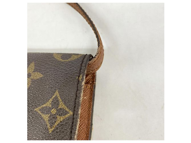 Bolso de hombro Louis Vuitton Monogram Bordeaux Castaño - vista 7