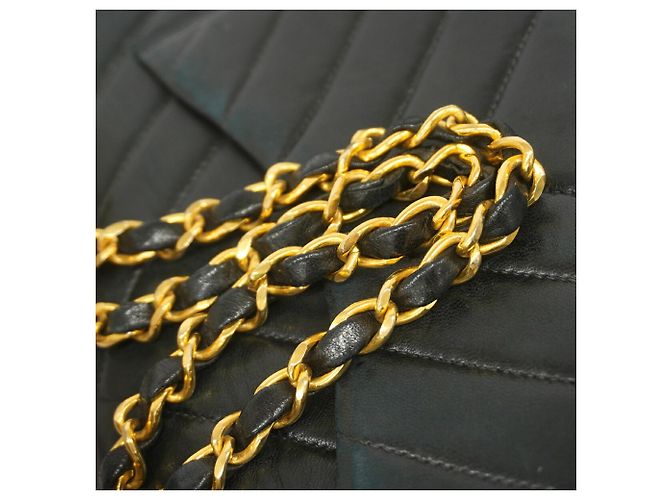 Borsa a tracolla Chanel in agnellino nero - vista 11