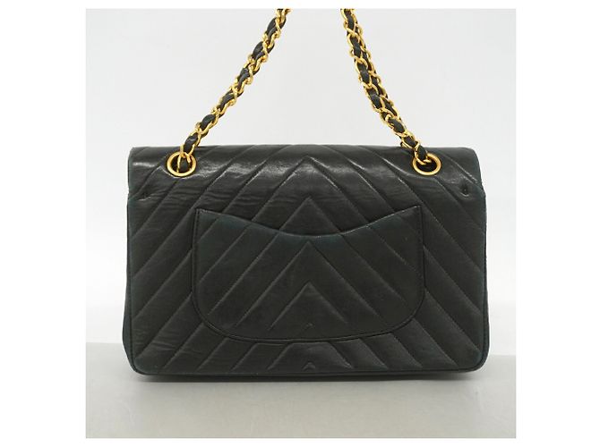 Borsa a tracolla Chanel in agnellino nero - vista 12