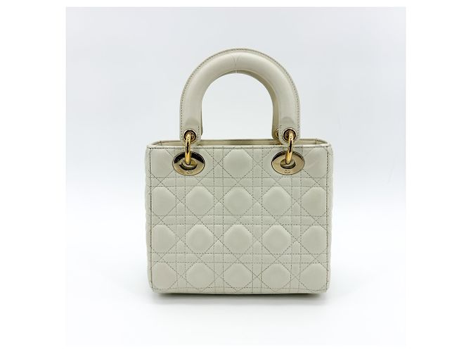 Christian Dior Lady Dior Mini in pelle di vitello grana D'oro - vista 3