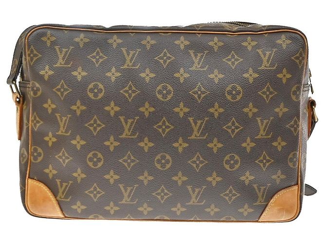 Bolsa de Ombro Louis Vuitton Nil Monogram Canvas Marrom - vista 2