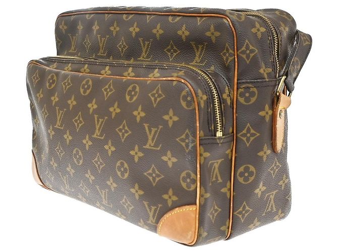 Bolsa de Ombro Louis Vuitton Nil Monogram Canvas Marrom - vista 3