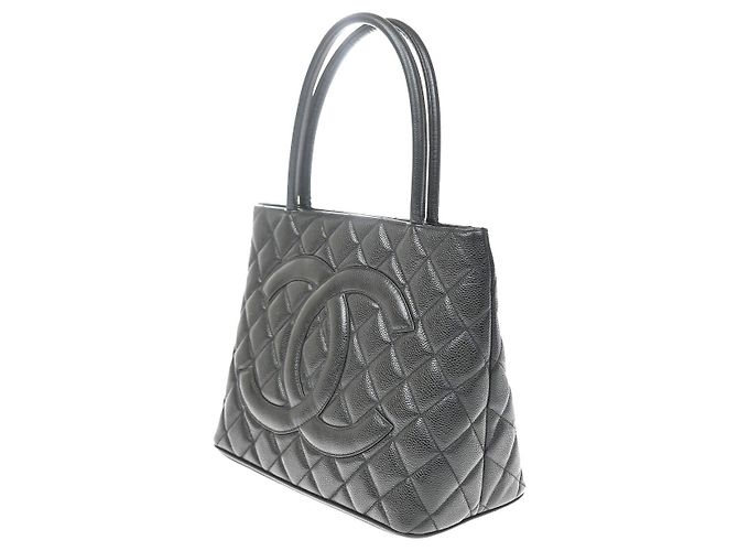 Chanel Medallion Quilted Caviar Nero - vista 3