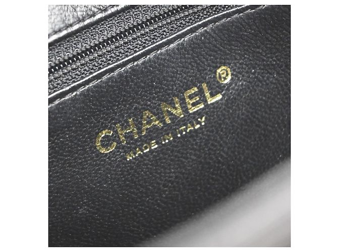 Chanel Medallion Quilted Caviar Nero - vista 6