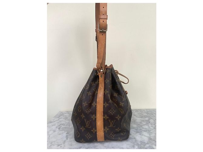 Noe Bolsa Louis Vuitton Noé Monogram Marrom Monograma - vista 5