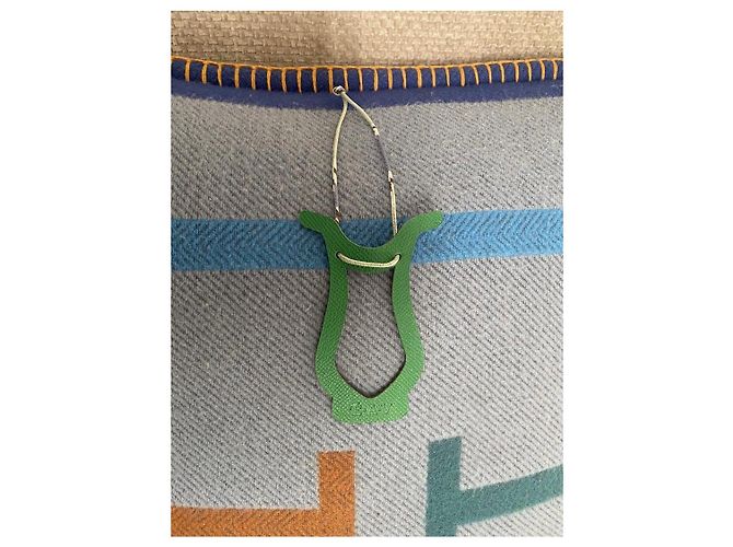 Hermès Petit h Charm Arpa in pelle verde - vista 4