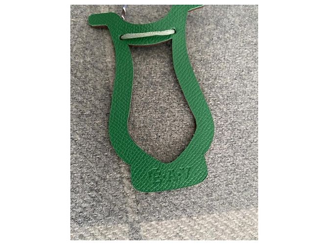 Hermès Petit h Charm Arpa in pelle verde - vista 5
