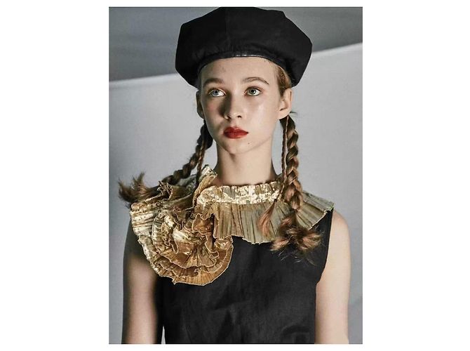 Dries Van Noten Top sin mangas negro con cuello de volantes dorados - vista 2